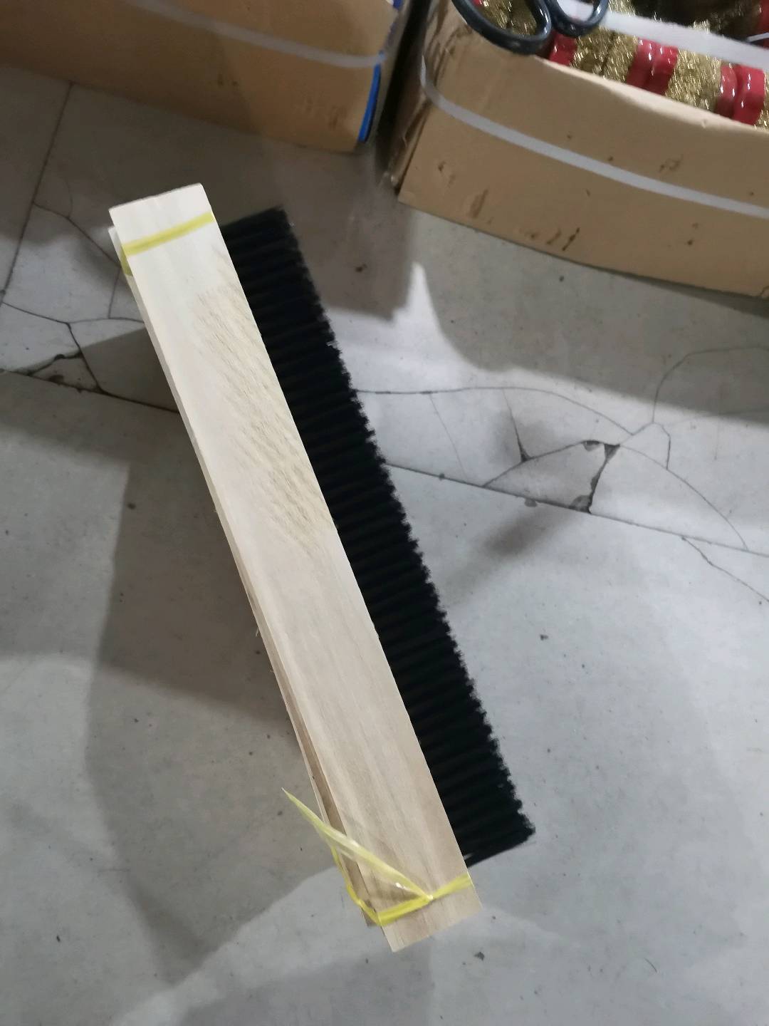 Brushes for waterproofing, polypropylene brushes, large row brushes, self-adhesive rolls, specialized brushes for removing corners, cleaning dust, industrial brushes