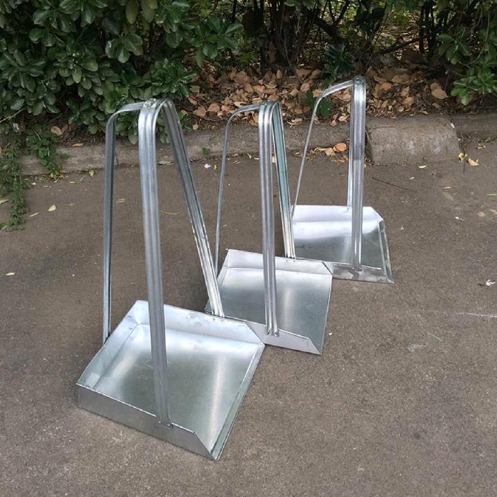 Iron dustpan, scraper, garbage shovel, household cleaning, iron dustpan, iron dustpan integrated, iron poke, garbage shovel, large decoration, iron scraper, sanitation special