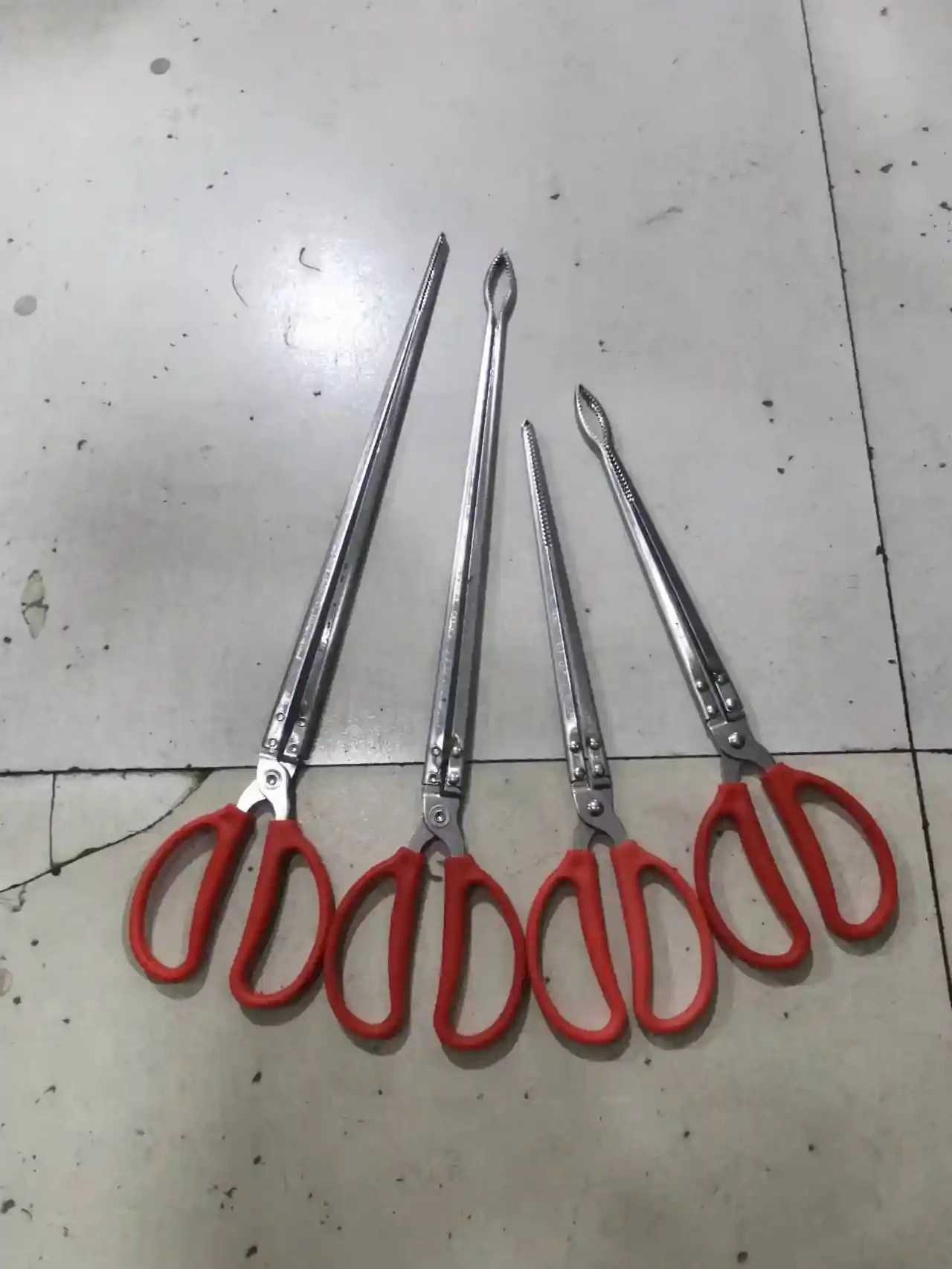 Stainless steel eel clamp for catching loaches, crabs, fire tongs, anti slip and release control fish catcher, multifunctional pig iron fishing tool