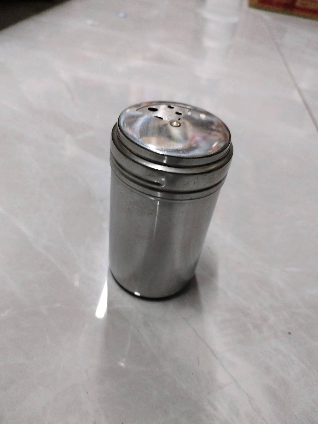 Seasoning jar caliber 7.0, height 13, weight 110 grams, iron can