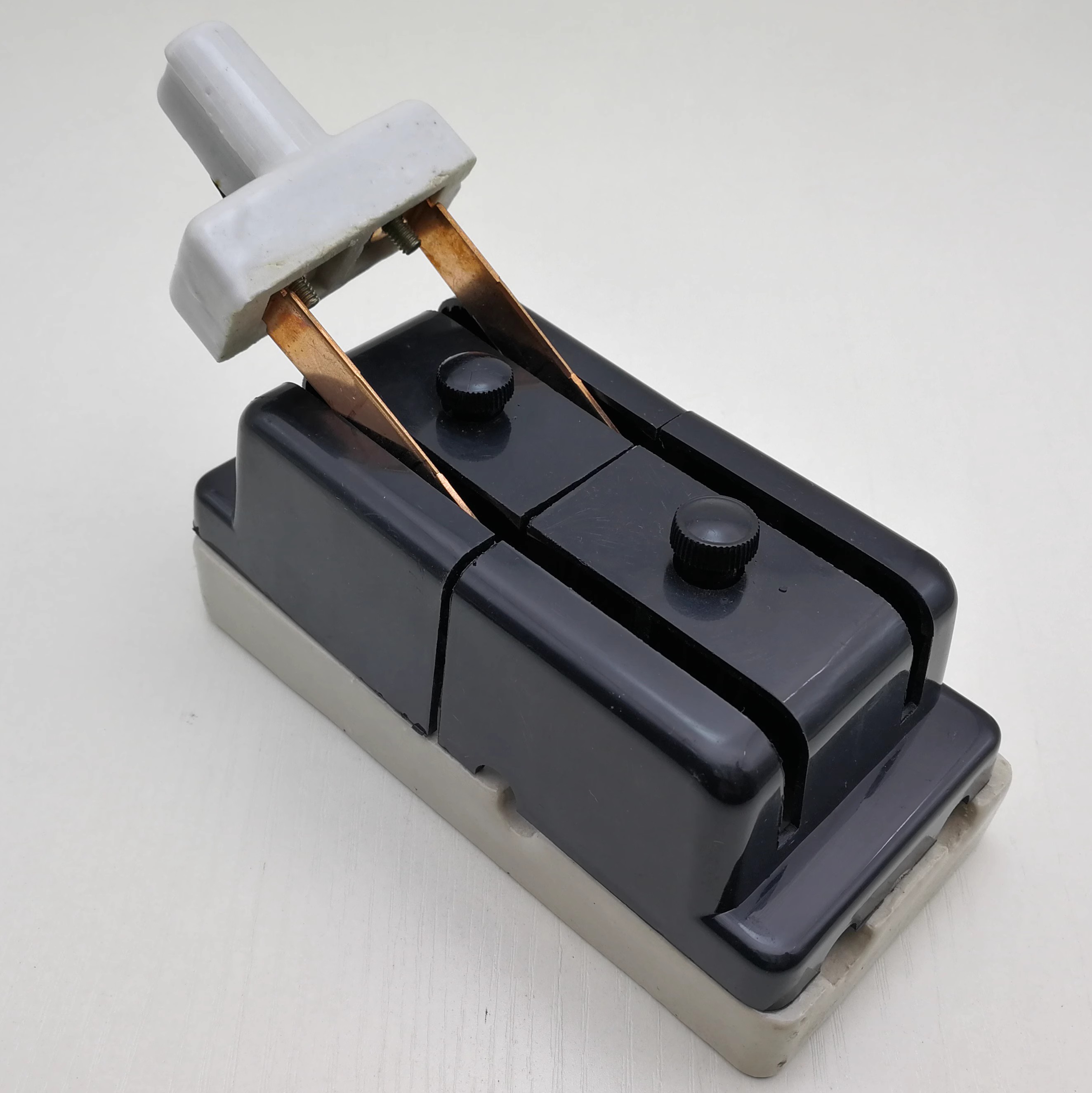 Reverse switch 220v32A63A motor for forward and reverse rotation, charging and discharging knife switch, ceramic laminated wood two-phase electric old style
