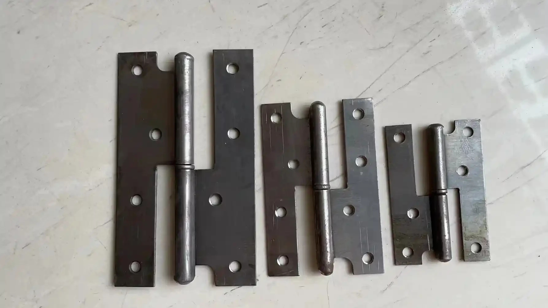 Removable iron hinges, thickened hinges, welded hinges, iron door hinges, thickened hinges, detachable hinges, welded hinges, iron door hinges, detachable iron hinges
