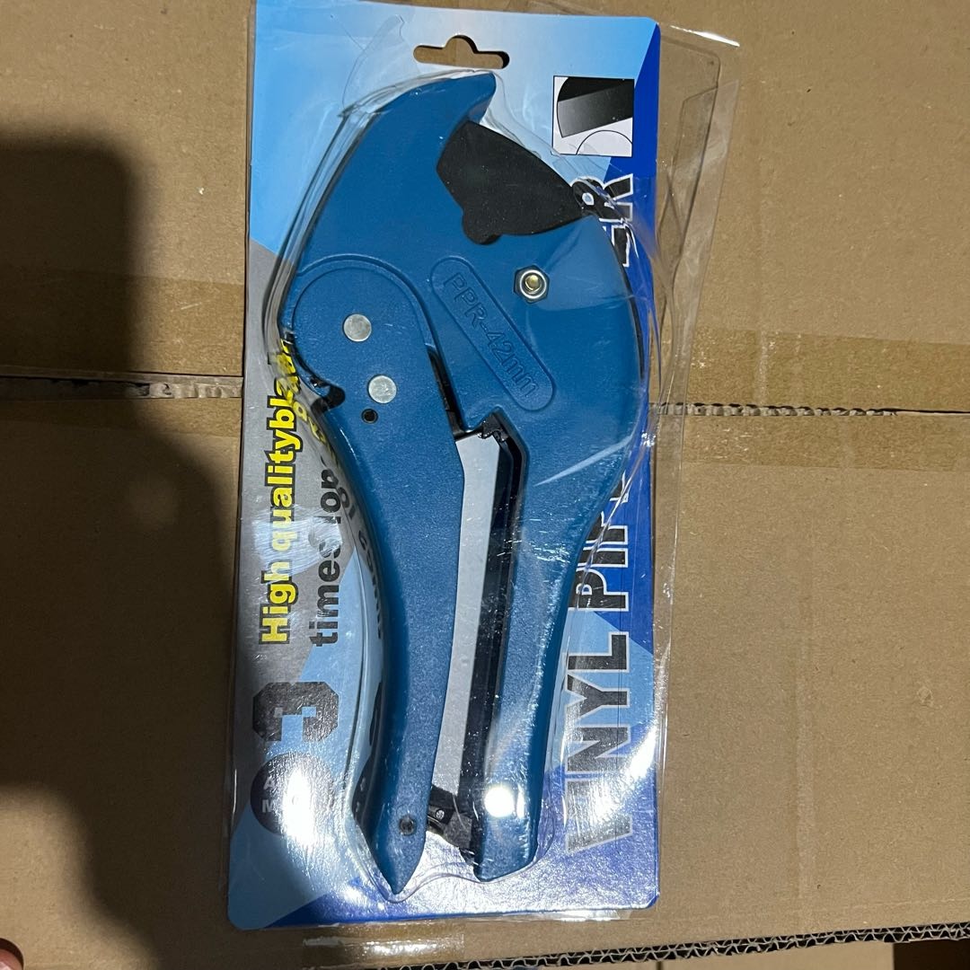Pipe scissors, pipe knives, PVC pipe knives, cutting knives, professional pipe scissors, fast cutting pipe cutters, blade cutters, water pipe connectors