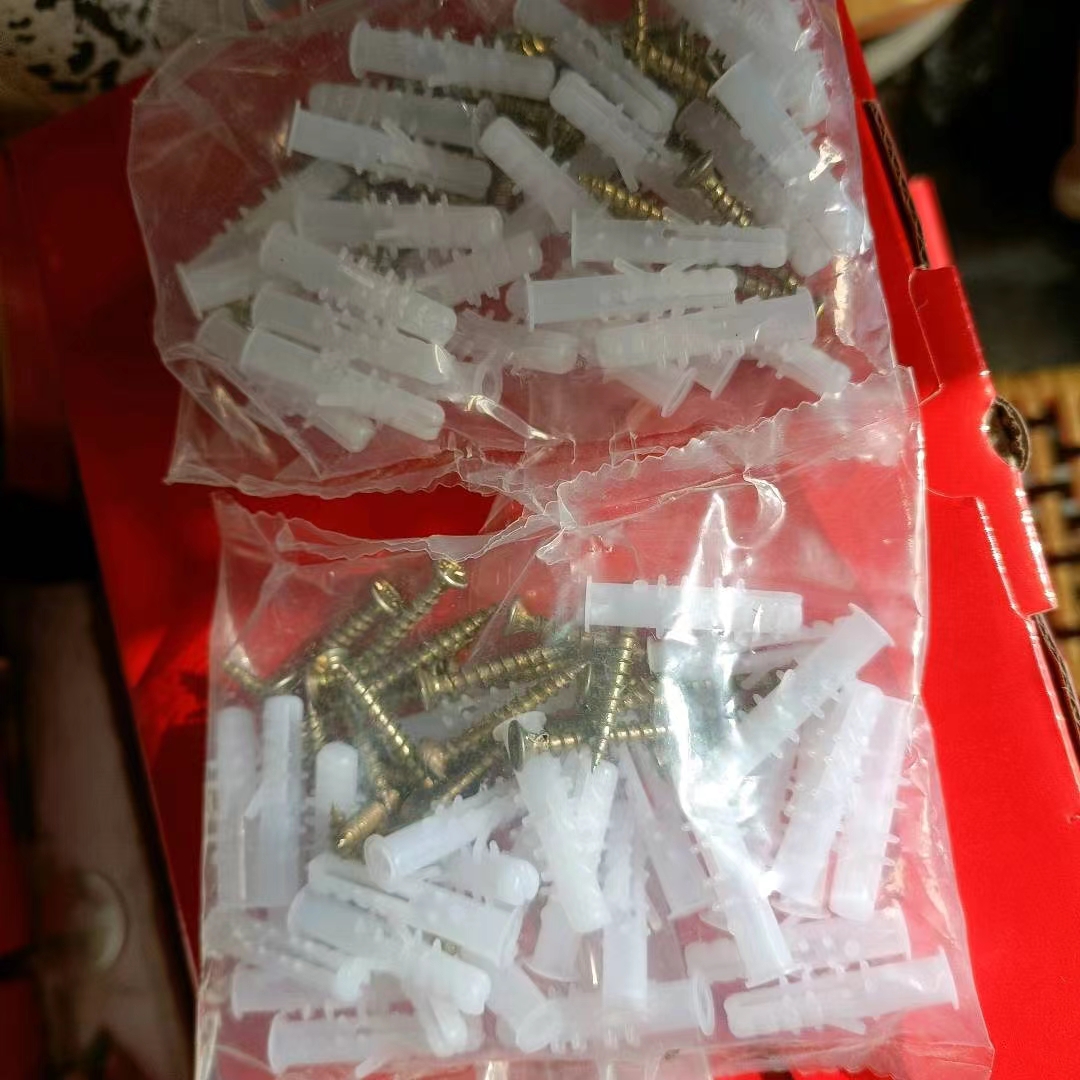 White with nail swelling plug plastic expansion tube, white with thorns