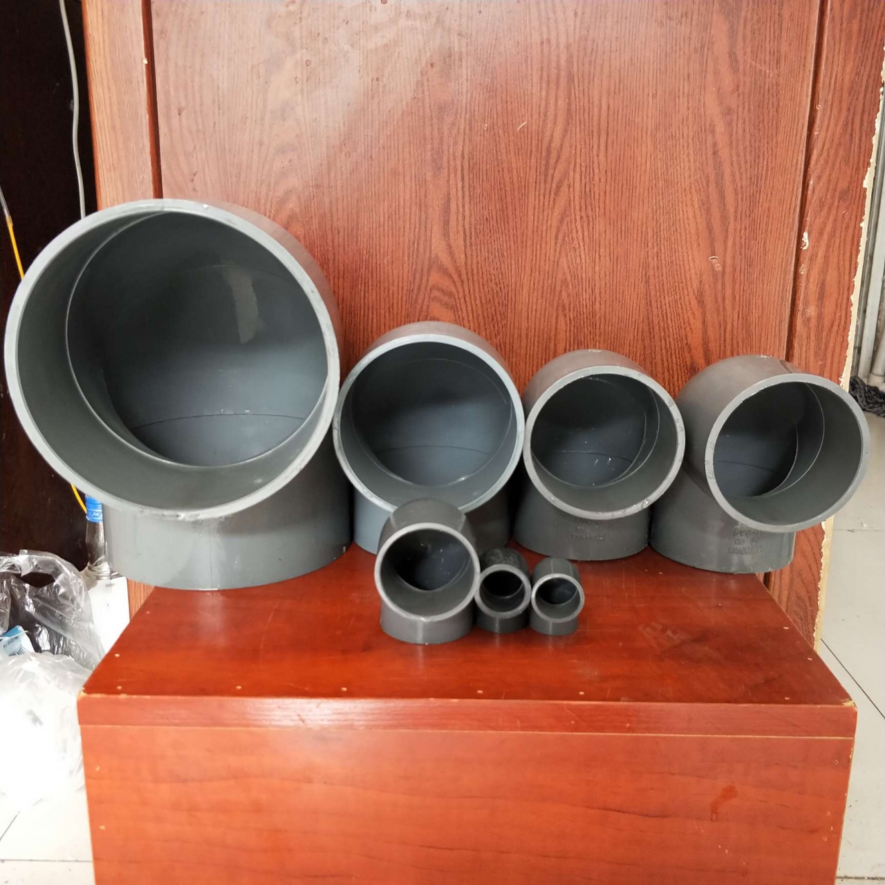 PVC water supply elbow (gray) plastic pipe fitting joint 90 degree right angle equal diameter elbow