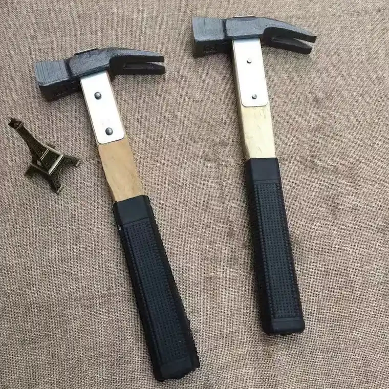 Magnetic sheep horn hammer and iron hammer