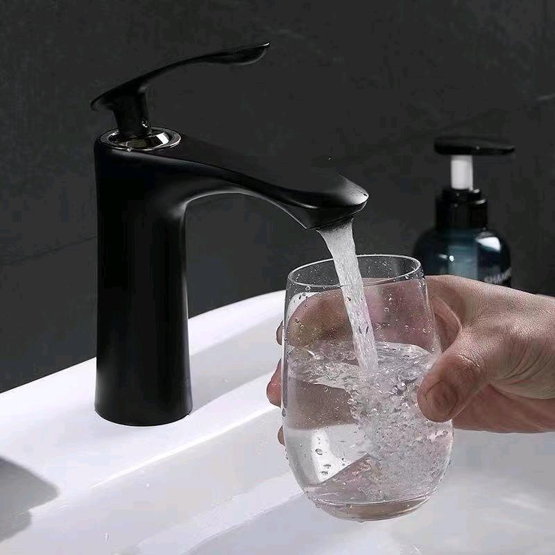 Hot and cold basin faucet, black faucet, single hole seated bathroom, household switch, dual use duck tongue faucet
