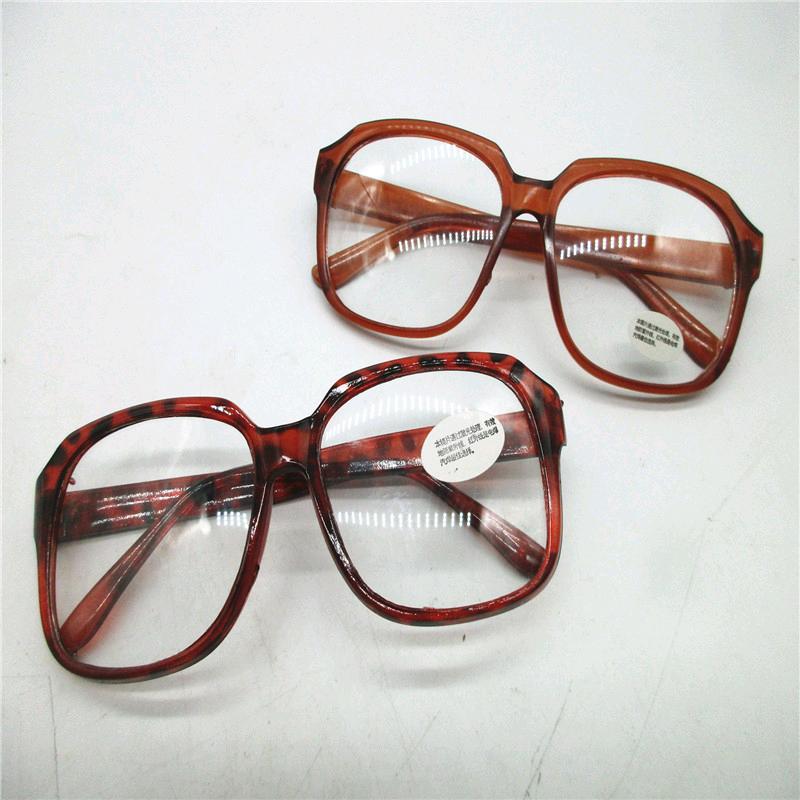 Welding goggles can be used by welders to prevent eye damage, protect eyes, and ensure welding with transparent and strong sunglasses. Men's UV protection is also available