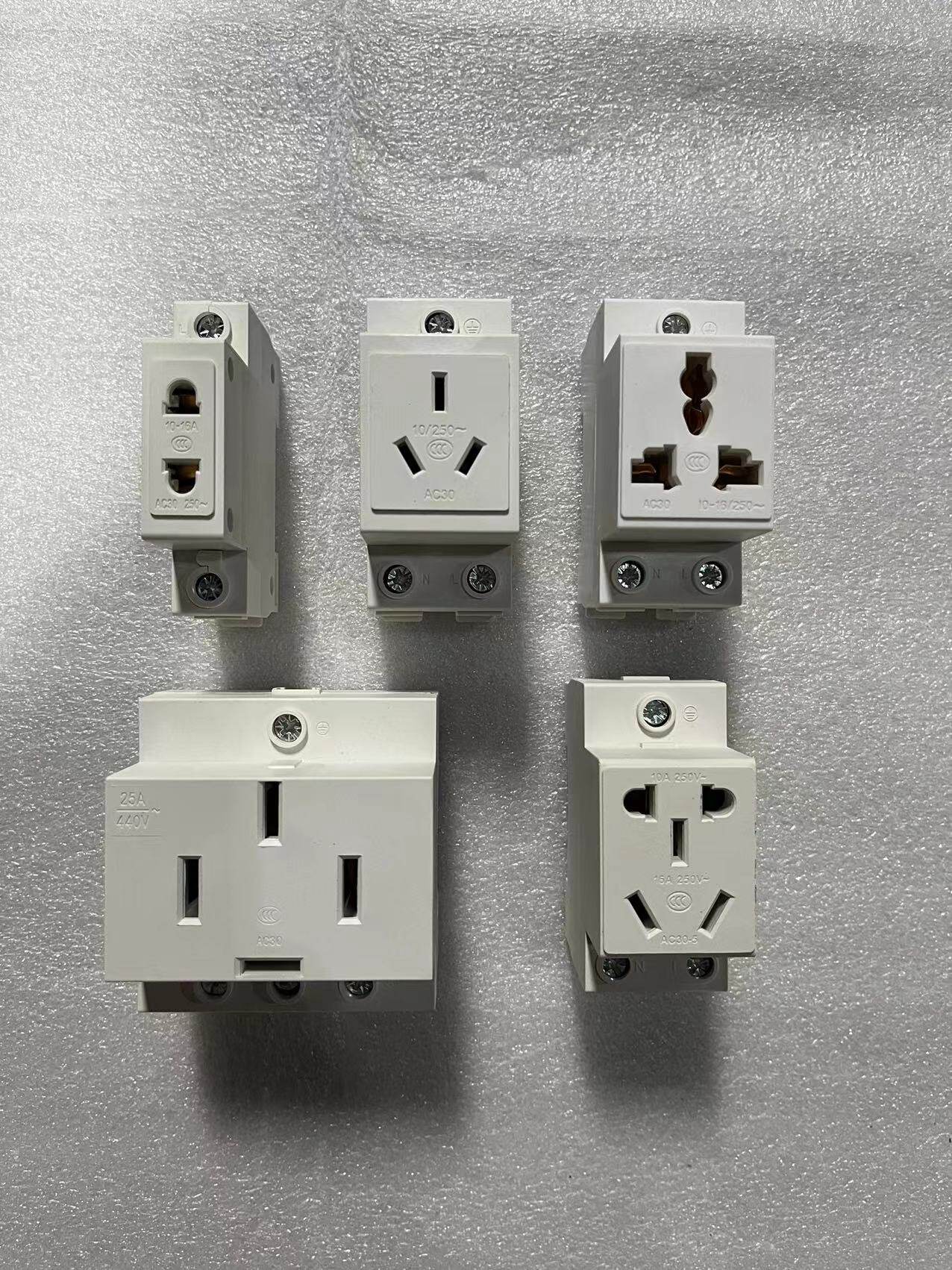 Xinqi AC30 modular socket Xinqi AC30 card rail socket multifunctional rail socket