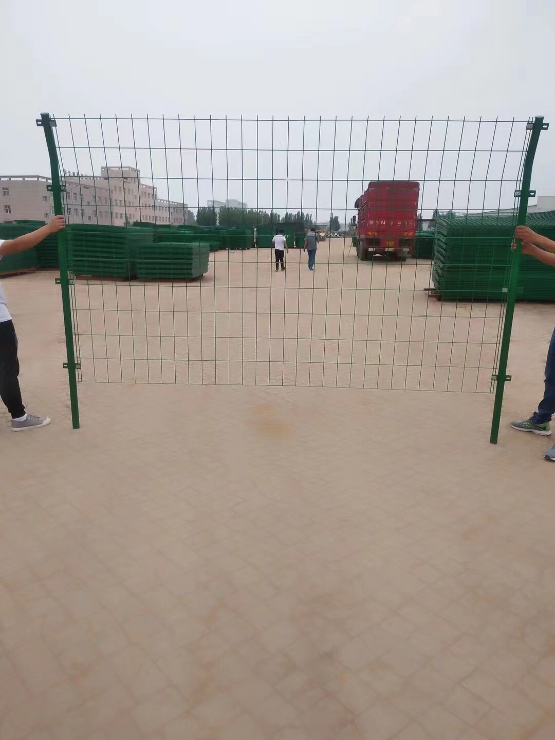 Double sided wire fence fence fence fence fence fence fence fence fence fence fence factory isolation fence fence wrapped with green wire mesh