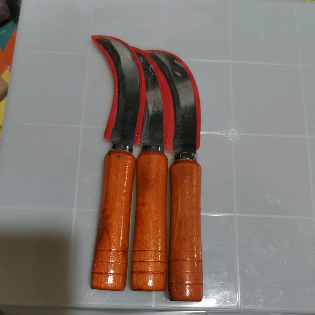 Stainless steel pineapple knife with wooden handle small scimitar cabbage fruit knife banana knife planer jackfruit hook knife