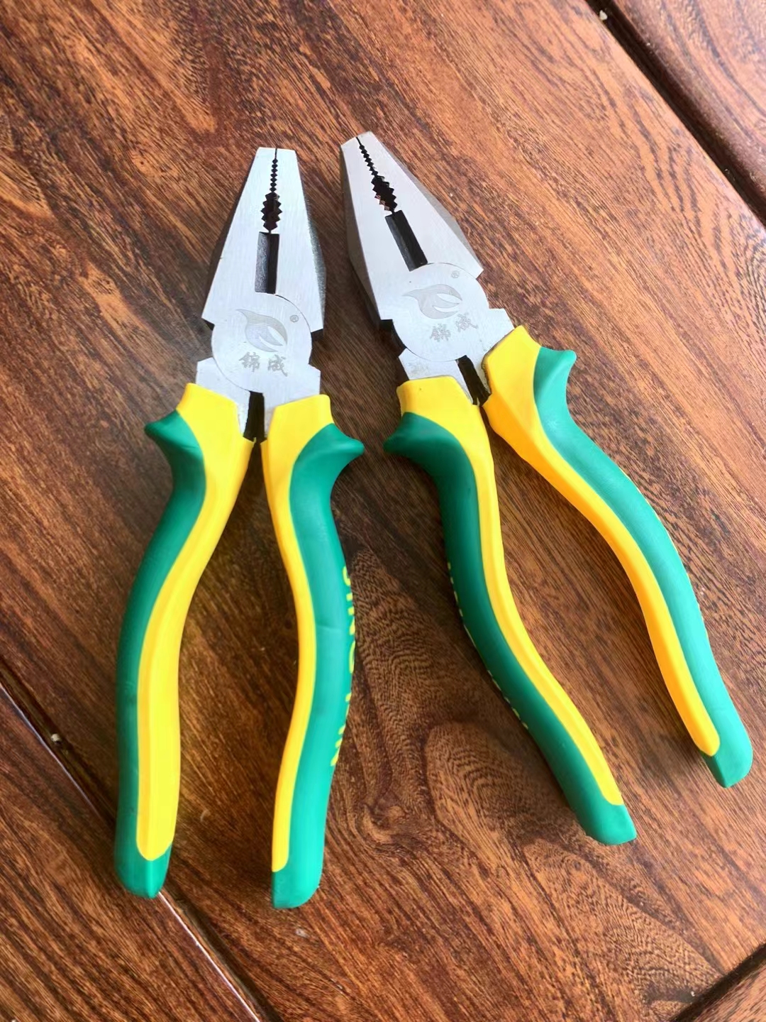 Jincheng yellow green toad handle steel wire pliers