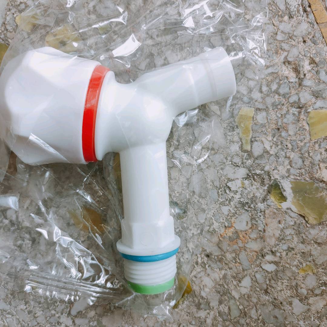 Plastic big head, slow opening, high flow, no need for raw material belt installation faucet
