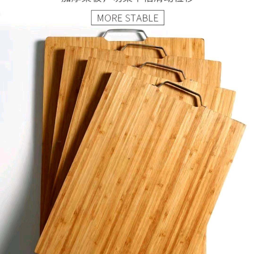 Non adhesive bamboo cutting board