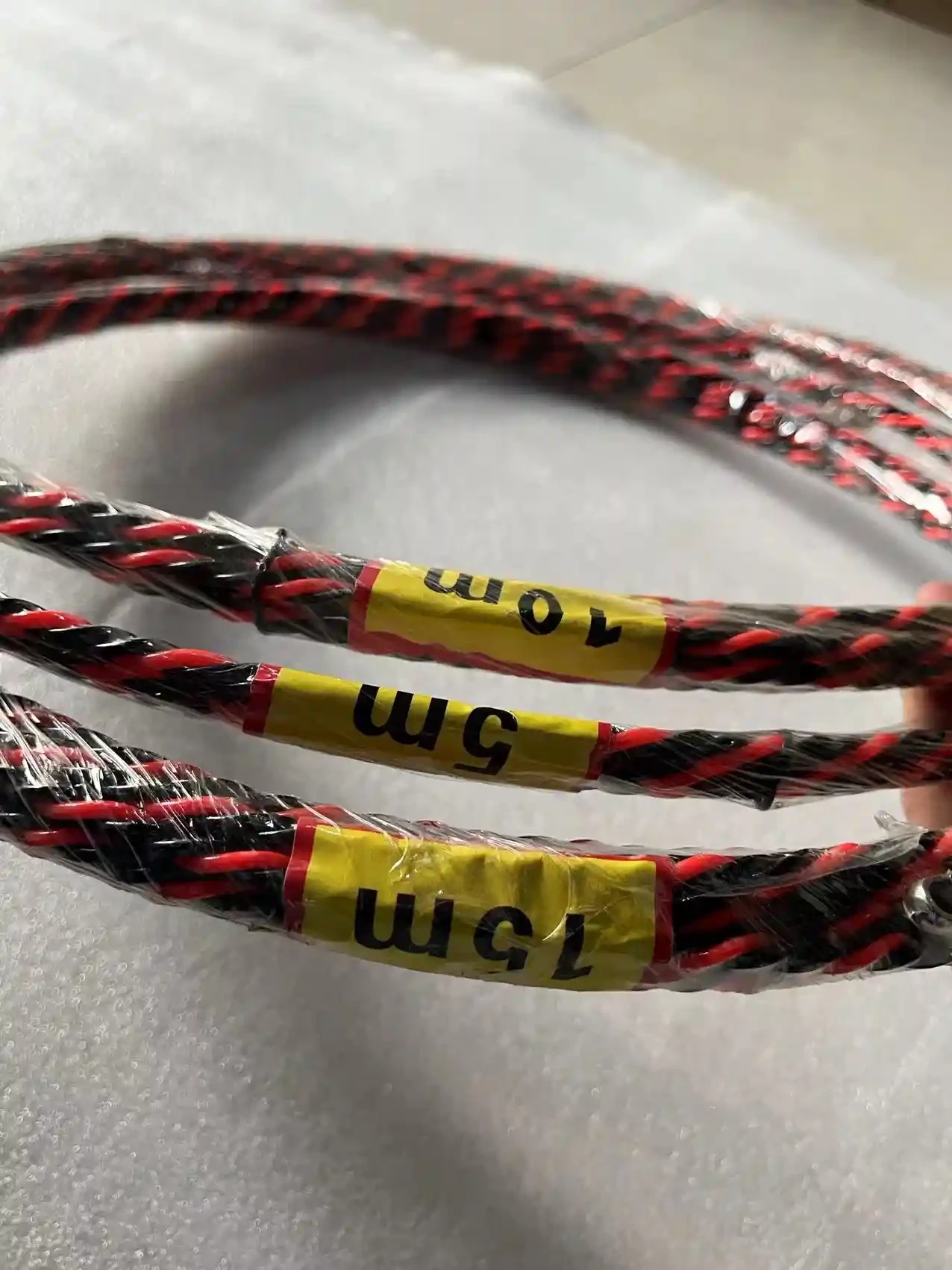 Wire threading device, electrician, conduit threading device, wire pulling device, lead wire, network cable stringer