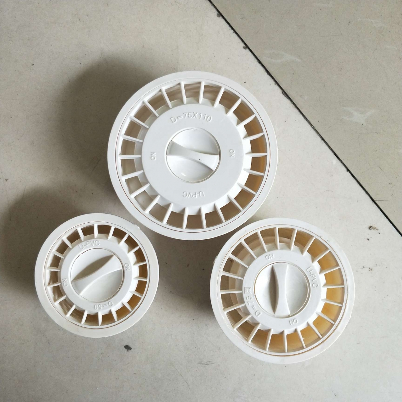 PVC floor drain round shallow floor drain drainage pipe commonly used water sealed floor drain PVC round floor drain