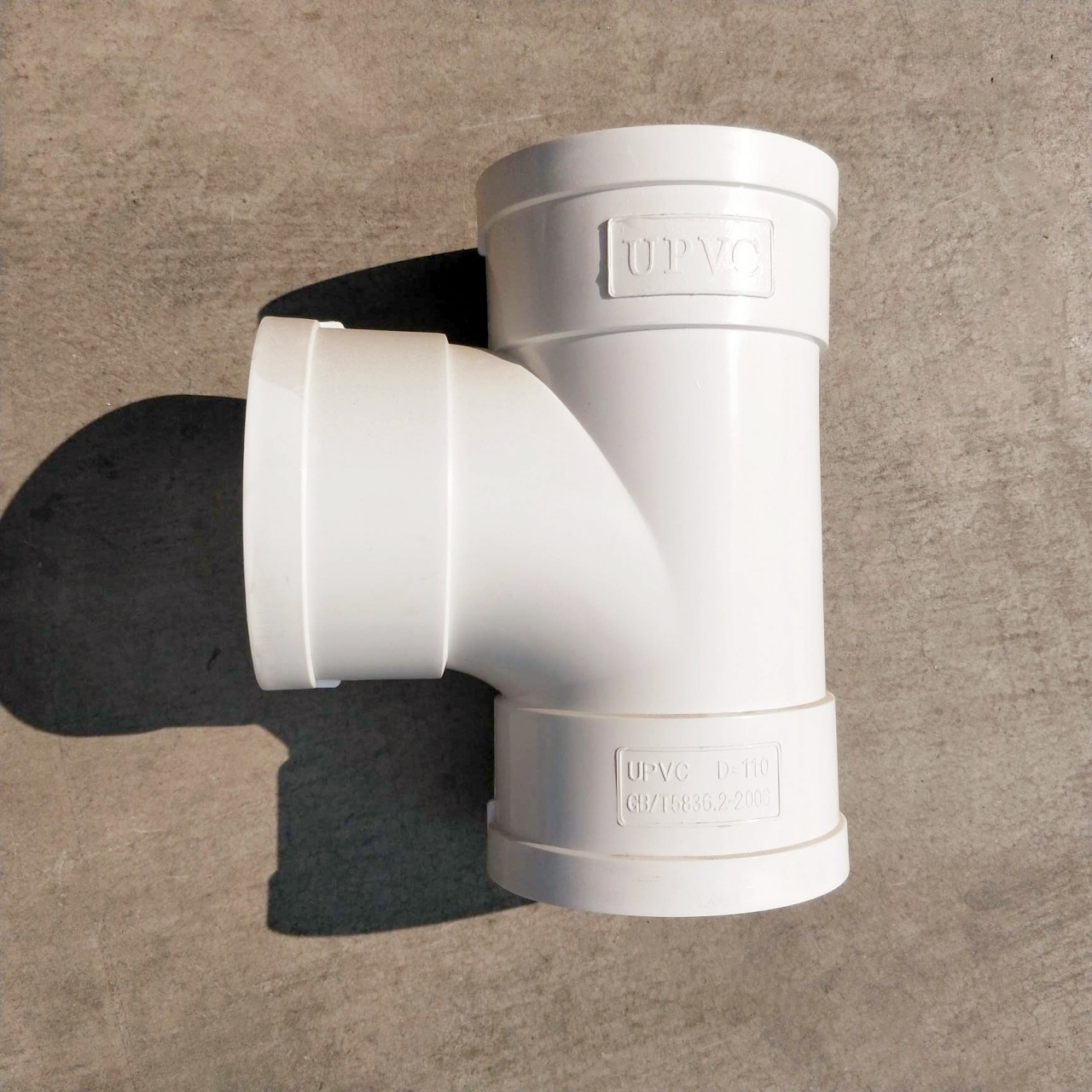 PVC drainage tee with equal diameter drainage tee