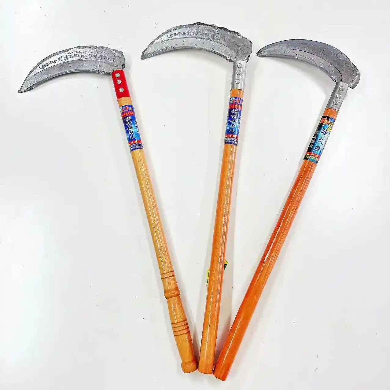 Let the gourd bend the sickle, the wood bend the sickle, and the divine fire knife