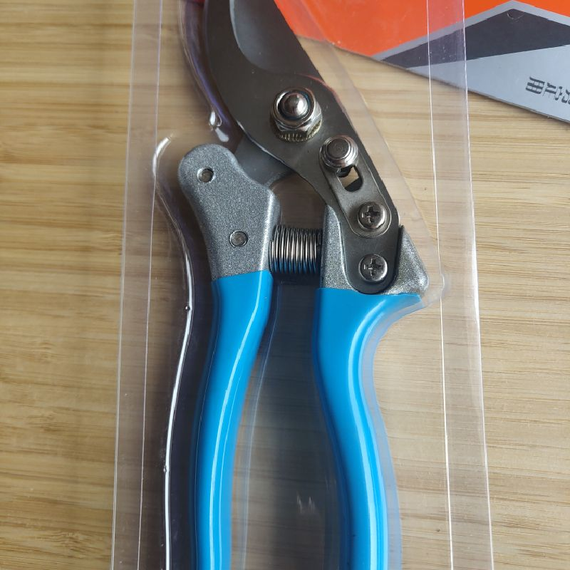 Mountain farmers, fruit trees, pruning shears, garden pruning, coarse branches, flower branches, hand pruning, bonsai scissors, flower branches, fruit trees, fruit branches, pruning shears