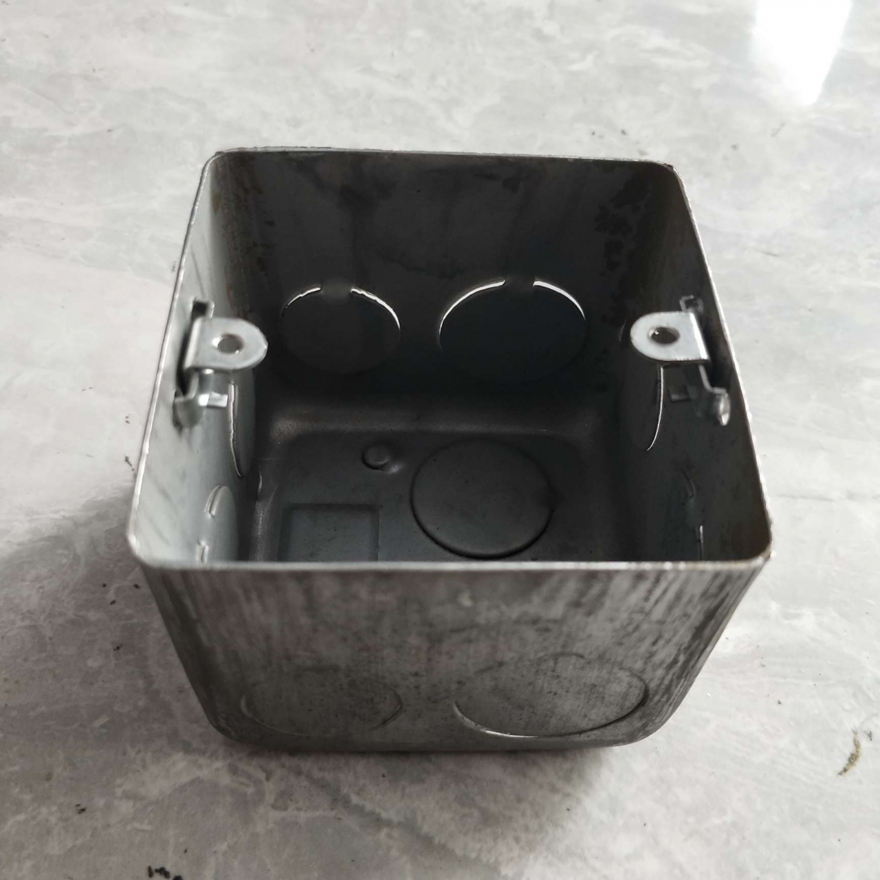National standard metal wire box