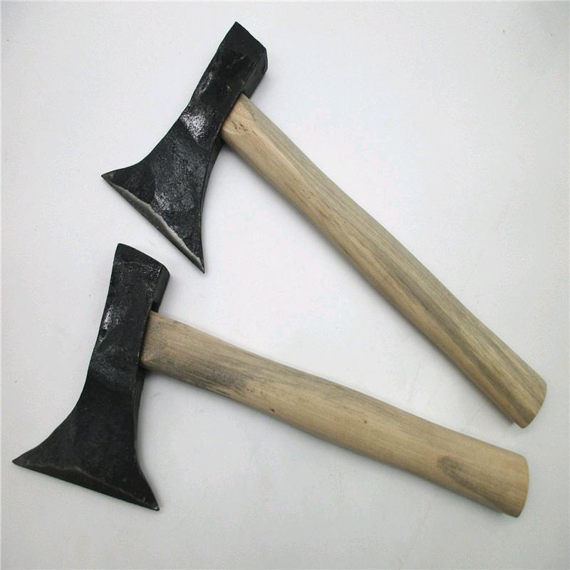 Source manufacturer direct sales wooden handle axe, rubber handle axe, sharp and not turning around, often used for axe breaking and dismantling, hammer, wooden handle axe