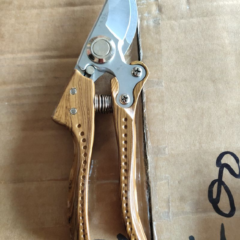 Tree pattern scissors, gardening pruning shears, specialized garden greening pruning, fruit tree pruning, flower cutting, floral arrangement pruning, rough branch pruning scissors tools