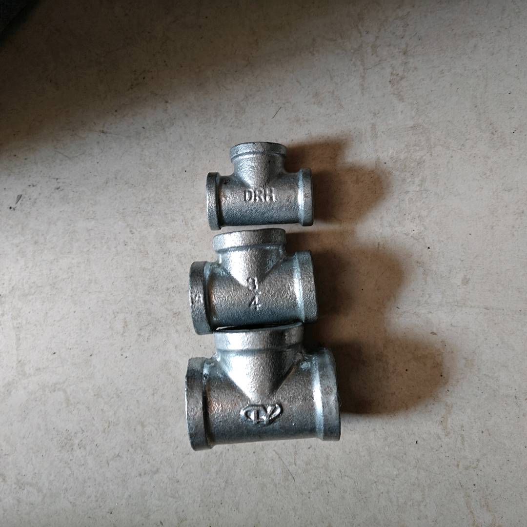 Three way Ma steel pipe fittings, galvanized water pipe crafts, internal thread three-way fittings, internal thread threaded iron three-way fittings